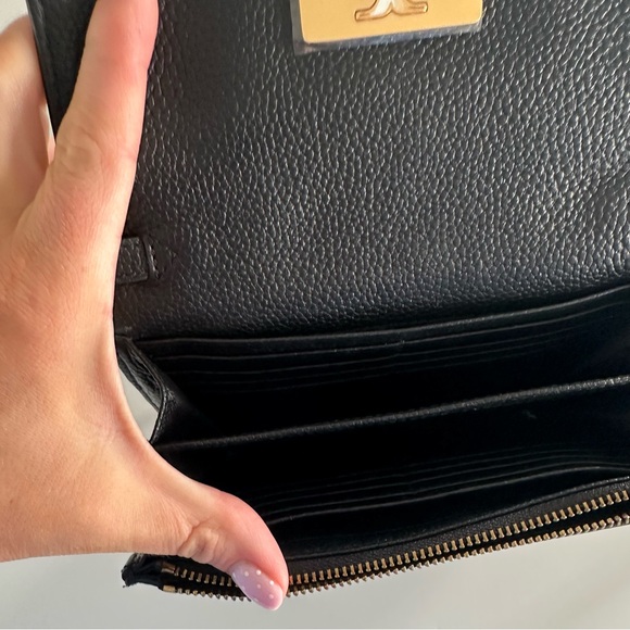 Tory Burch Black Britten Leather Crossbody with Gold Logo & Chain - Picture 2 of 5